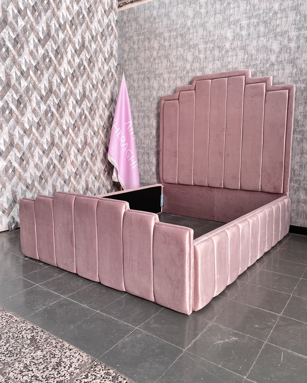 تختخواب کاملیا