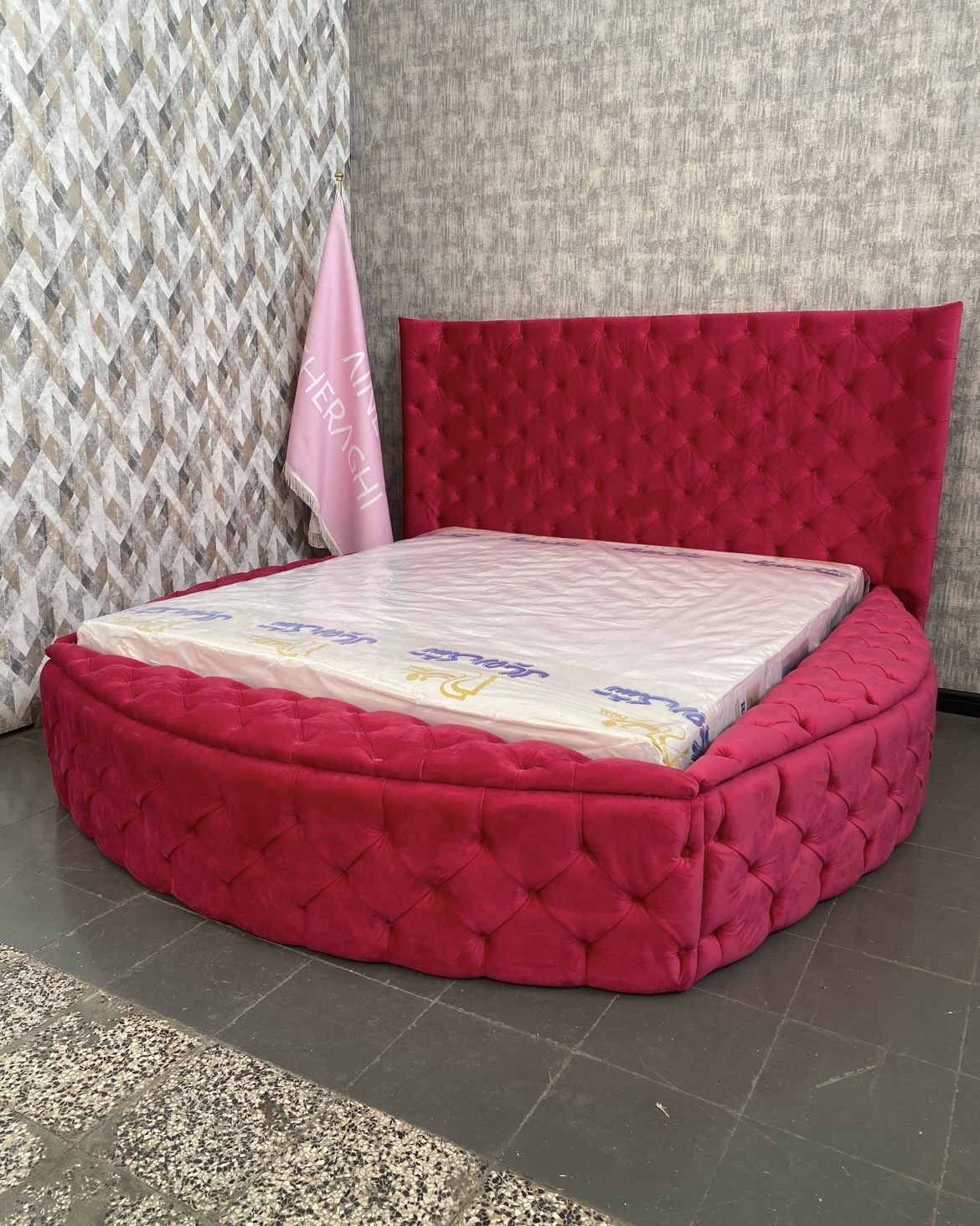 تختخواب چستر گرد